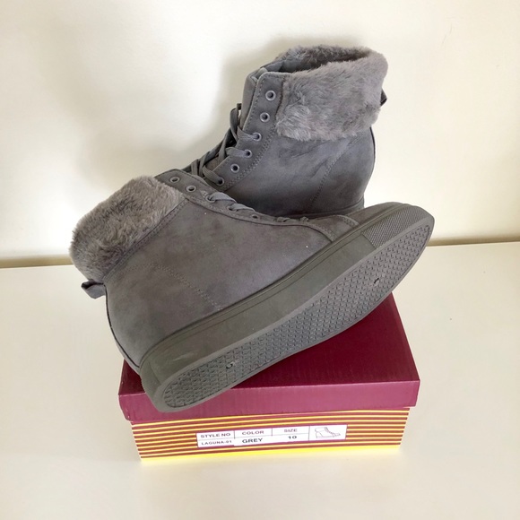 Faux Fur Gray Lace Up Style Wedge Insole Winter Boots Women’s various sizes NIB - Picture 4 of 14